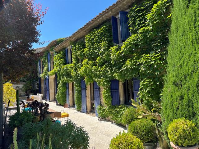 Mas ancien restauré à vendre à Saint Rémy de Provence avec u. 356m² Saint Rémy de Provence
