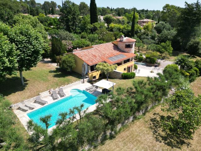 MAS D'EXCEPTION 8 PIECES 267m2 DE BÂTI DANS UN SUPERBE PARC DE 4750M2 AVEC PISCINE