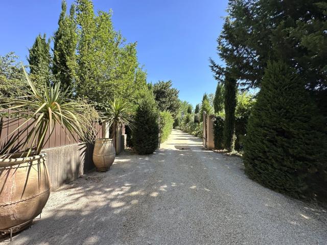 Mas D'exception A Deux Pas De Fontvielle 244m² Arles