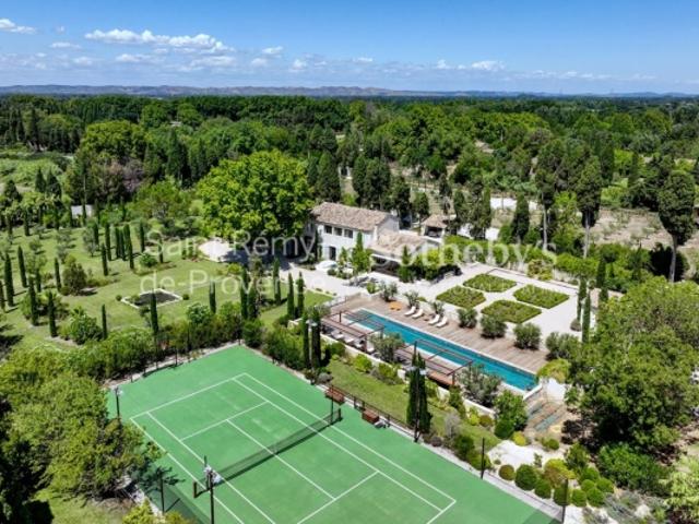 MAS D'EXCEPTION RÉNOVÉ AVEC PARC PAYSAGER – SAINT RÉMY DE PROVENCE