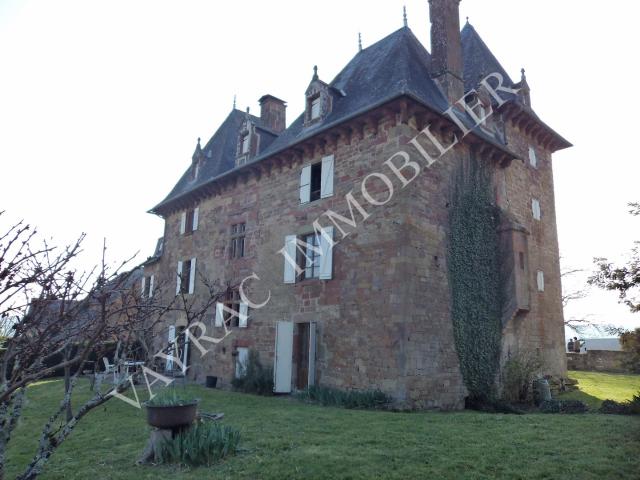Mas de 1265 devenue Château pour les amoureux de patrimoine chargé d'histoires