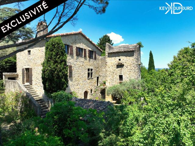 Mas de 225m² sur un terrain de 1Ha à AUBENAS
