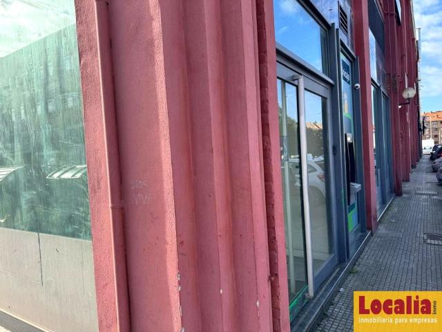 Más de 220 metros de local en venta, Santander