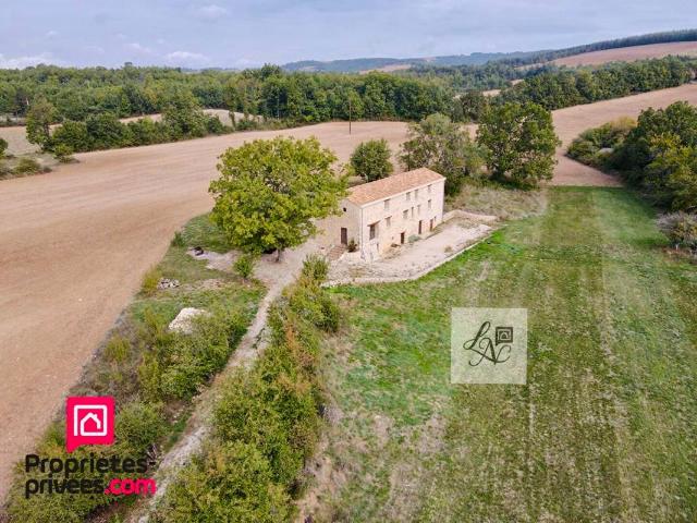 Mas de 270 m² en pleine campagne entre Lure et Ventoux 270m² Simiane La Rotonde