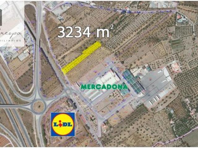 Más de 3000 metros de suelo Urbanizable Industrial frente a Mercadona y Lidl de Nigüelas
