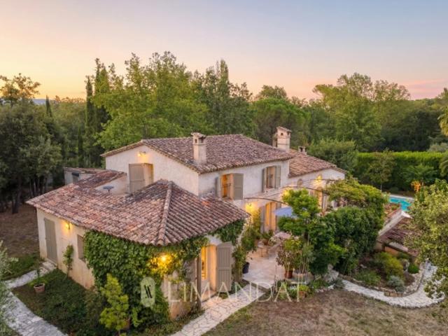 MAS DE 360 m2 7000 m2 terrain