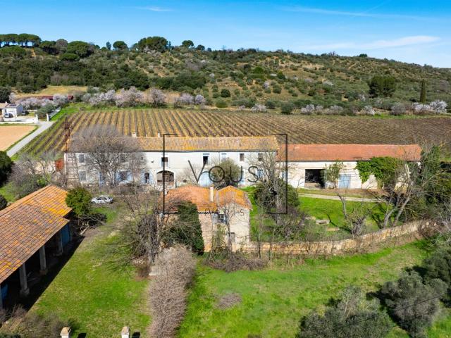 Mas de caractère à rénover [403 m2 habitables] 735 m2 de d. 403m² Bellegarde