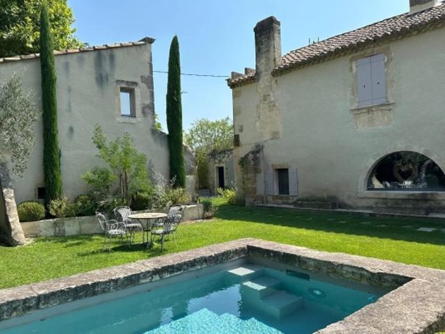 Mas de charme au coeur du village de Mouriès