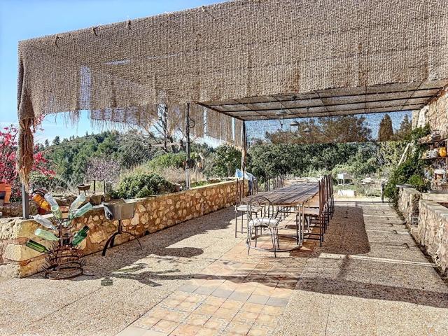 Mas de charme à Mouriès, 180 m² avec vue sur les Alpilles et. 180m² Mouriès