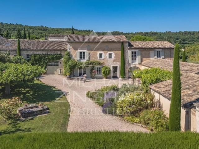 MAS DE HAMEAU AVEC VUE ET PISCINE