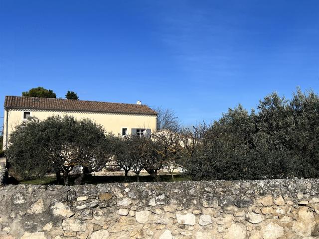 Mas de ville aux abords du village, jardin, garage 131m² Pernes les Fontaines