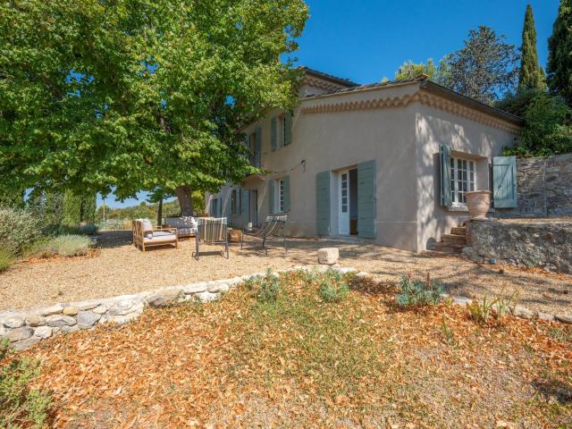 Mas du 19ème rénové à 5 min du centre ville d'Aix en Provenc. 200m² Aix en Provence