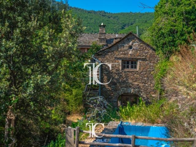 MAS DU XVIII SIÈCLE À RÉNOVER – 122 M² HABITABLES – TERRAIN DE 522 M² – VUE PANORAMIQUE SUR LES CÉVENNES