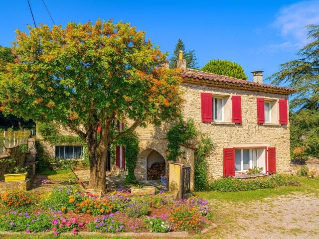 Mas en campagne avec un fort potentiel 138m² Entrechaux