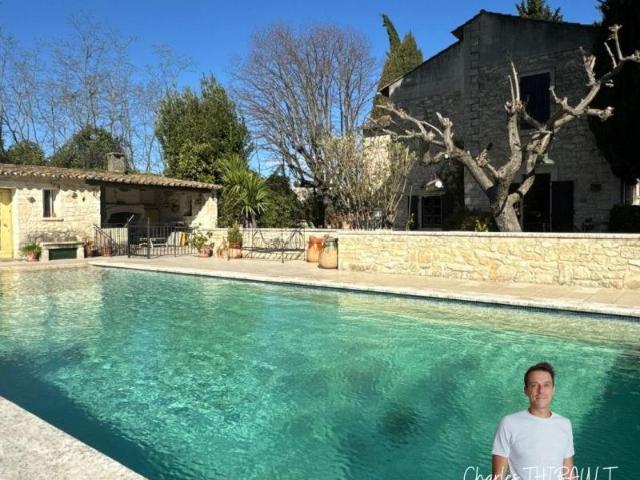 Mas en pierre – Élégance au cœur du chemin de Beauvoir 200m² Beaucaire