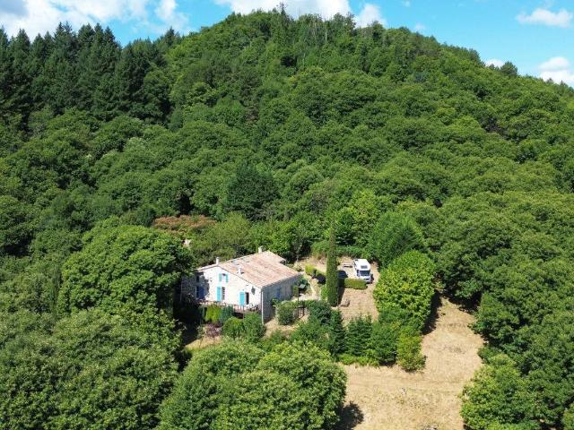 Mas en pierre indépendant Environnement exceptionnel pis. 264m² Rocles