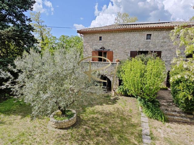 Mas en pierre sur 1.6hectares 300m² Issirac