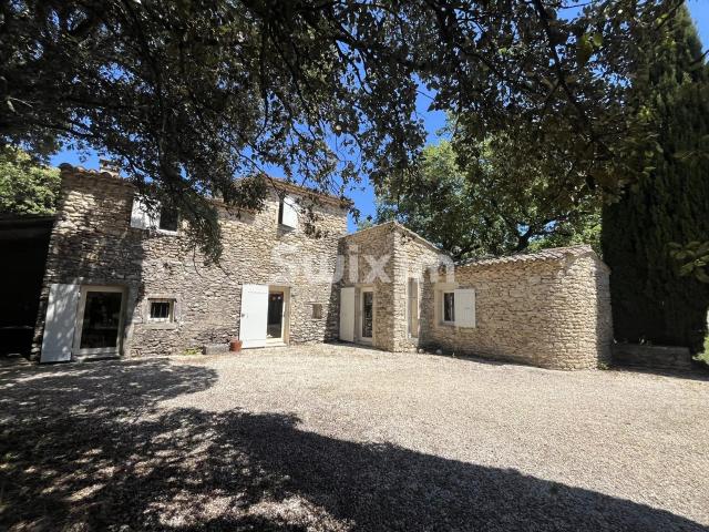Mas en pierre sur grand jardin arboré Grignan 100m² Grignan