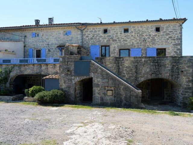 MAS EN PIERRE XVIIIe – HABITATION PRINCIPALE & PROPRIÉTÉ TOURIST