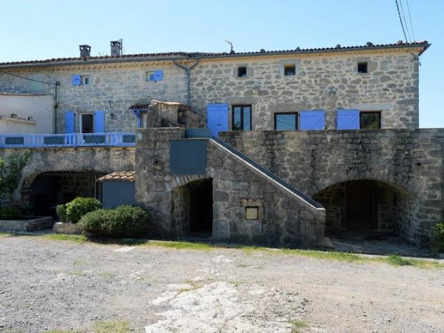 MAS EN PIERRE XVIIIe – HABITATION PRINCIPALE & PROPRIÉTÉ TOURISTIQUE DE CARACTÈRE – JOYEUSE – ARDÈCHE