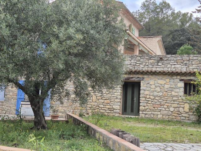 Mas provençal authentique avec vue panoramique | Lorgues 270m² Lorgues