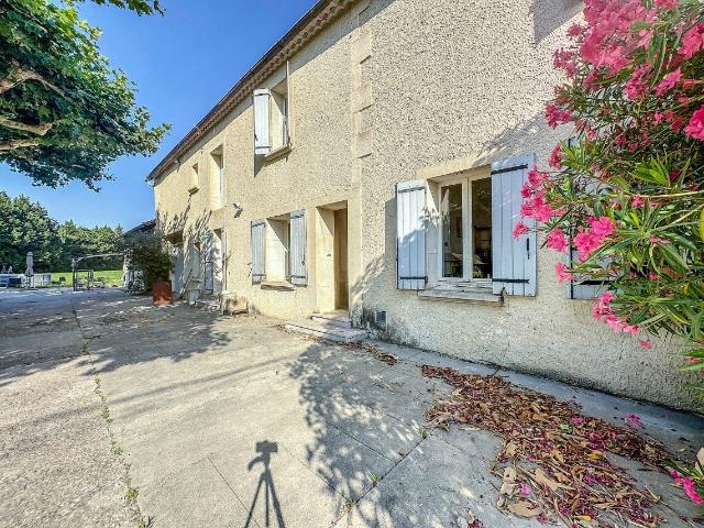 mas provençal avec 3000m2 de terrain