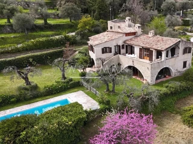 Mas provençal avec belle vue Le Broc