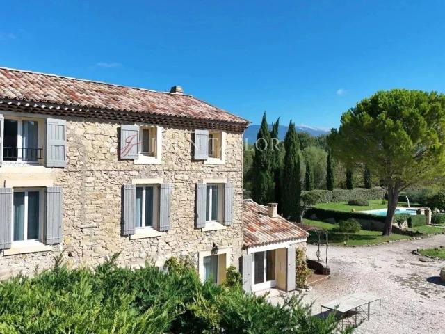 Mas provençal avec vue sur le Mont Ventoux 340m² Mazan