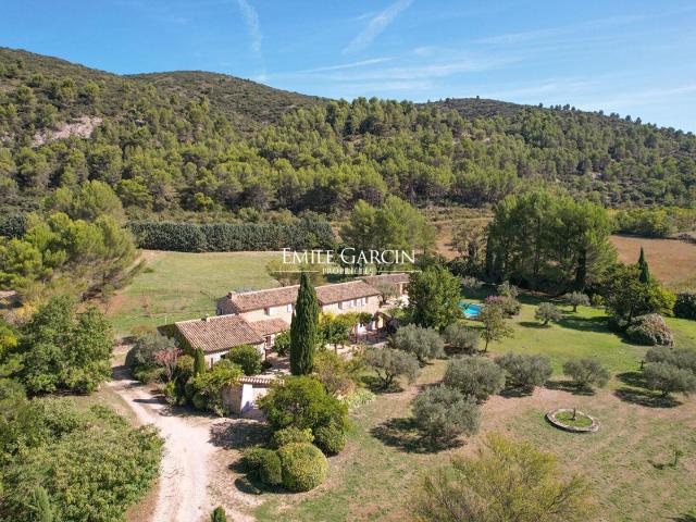 Mas provençal du XVIIIe siècle au coeur du Sud Luberon 340m² Lauris