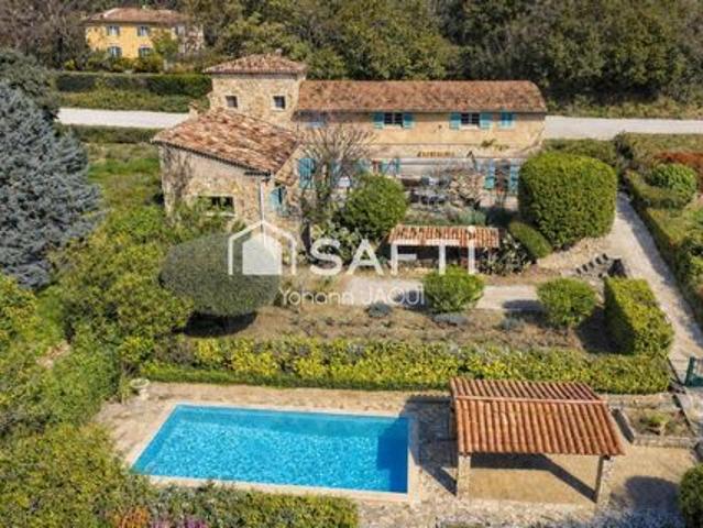 Mas provençal de caractère avec accès privé à la rivière et fort potentiel locatif au cœur de la provence