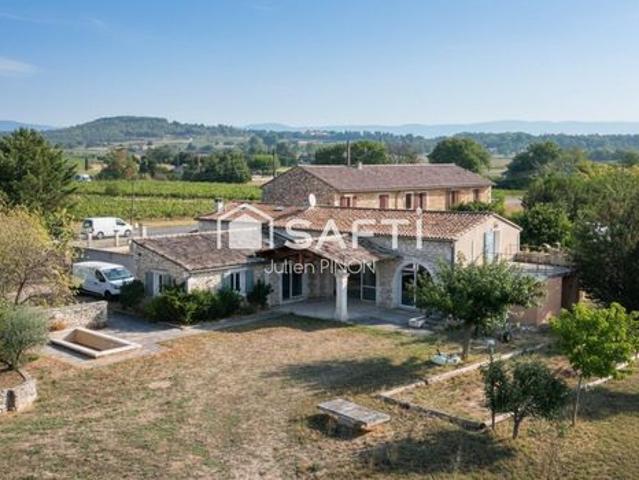 Mas Provençal d'Exception à Roussillon 84220 avec Potentiel Commercial au Cœur du Luberon