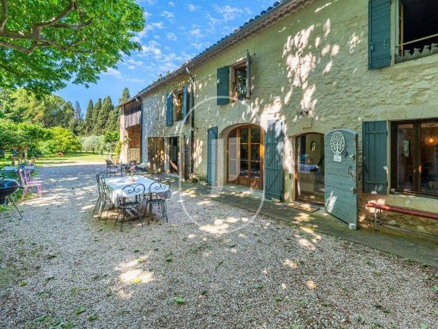 Mas provençal en pierre à vendre à Plan d’Orgon