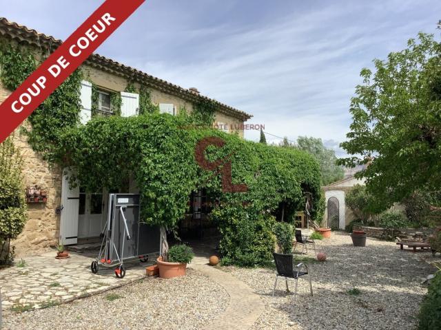 Mas provençal en pierres