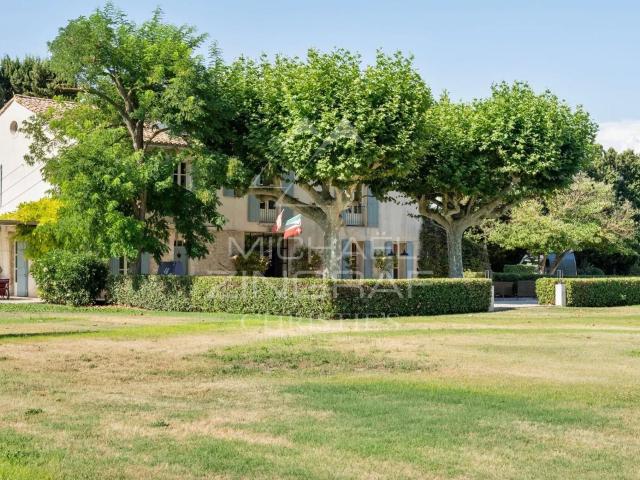 Mas Provençal rénové proche de Saint Rémy de Provence 320m² Saint Rémy de Provence