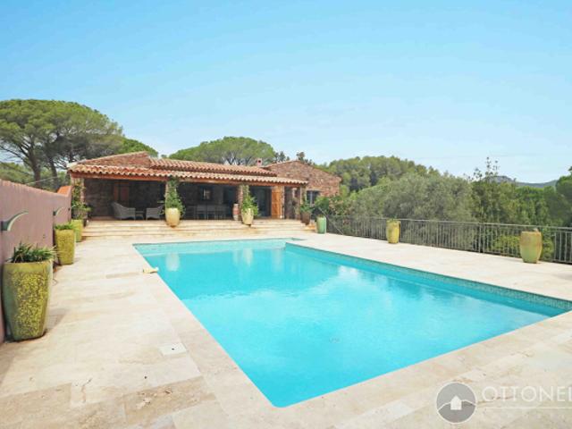 Mas provençal Roquebrune Sur Argens 6 pièces de 247 m2 sur 20 000 m2 de terrain avec piscine