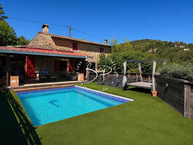 Mas Provençal Taradeau 3 Chambres et piscine