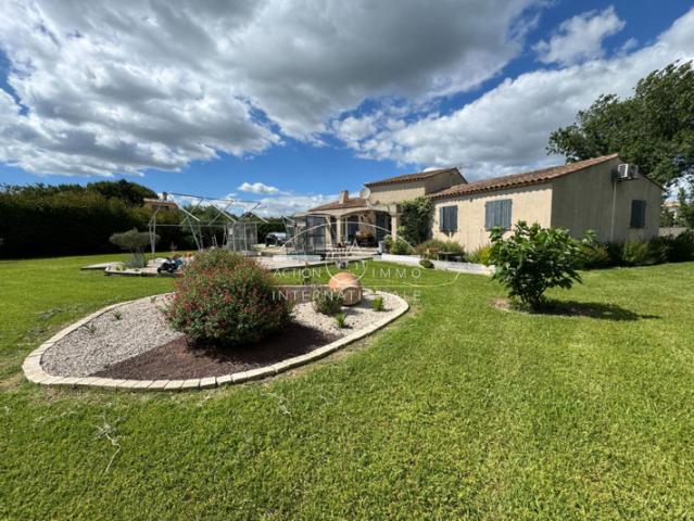 MAS THIBERT. Villa de plain pied 120m², 3 chambres, mezzanine