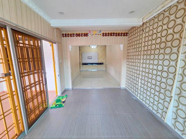 Masai Taman Flora Heights terrace renovated 4 rooms partial furnished