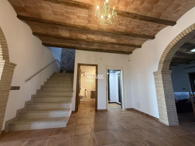 Masía a 20 minutos de Girona, con mas de 30.000m2 de terren