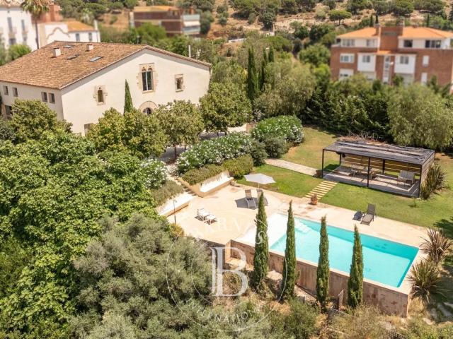 Masía catalana en venta en Tiana | Costa de Barcelona 689m² Tiana