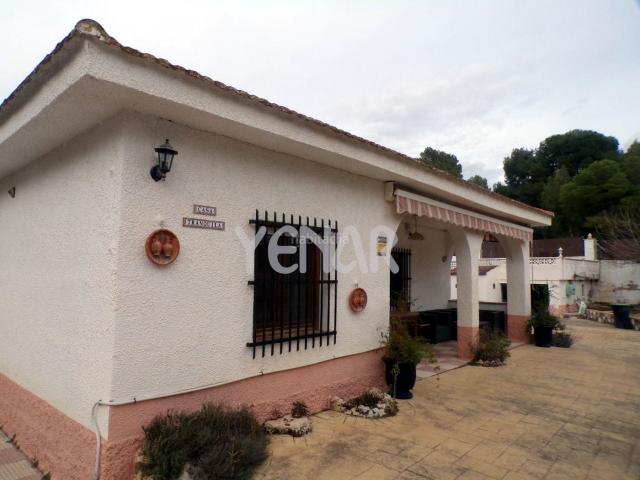 Masía en venta en Tibi. Encantadora casa de campo en Urbanización Terol Tibi. Masías.
