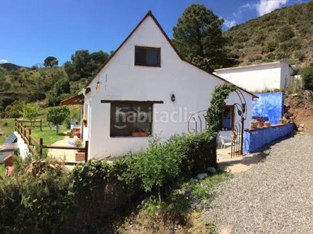 Masía en venta en Tolox. Dos casas en la Sierra de las Nieves junto a las cascadas. Masías.