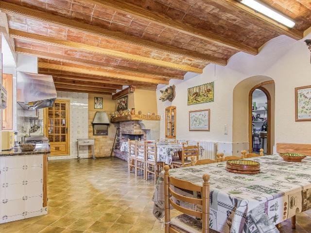 Masía en venta en Tordera, Niàgara Parc Àgora Parc. Exclusiva masía histórica con 48 hectáreas en Tordera. Masías.