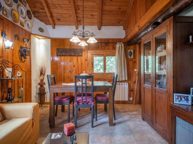 Masía en venta en Torre de Claramunt La. Encantadora casa unifamiliar con jardín en Les Pinedes d'Armengol. Masías Torre de Claramunt.