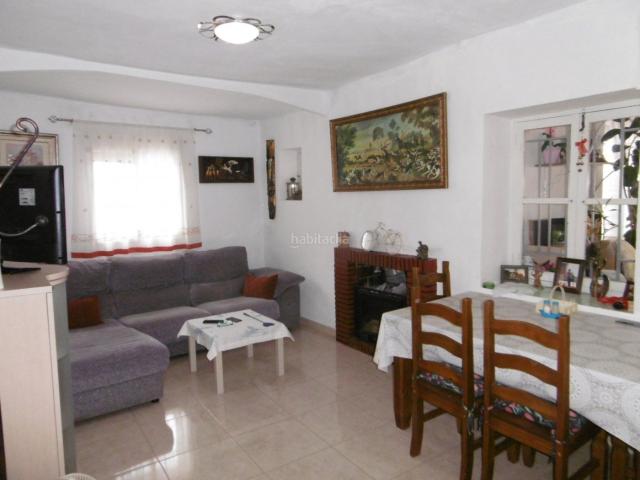 Masía en venta en Useres les. MASIA PAREADA CON JARDIN PARA ENTRAR A VIVIR. Masías Useres.