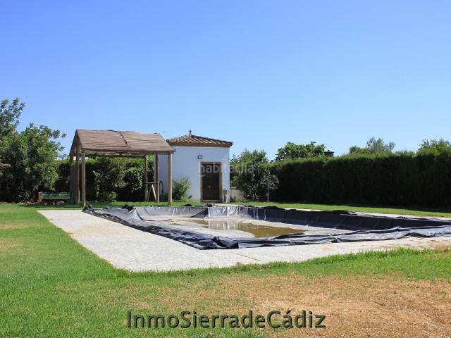 Masía en venta en Utrera, Pedanías Sur. Casa de Campo en venta en El Coronil, 2 dormitorios. Masías.