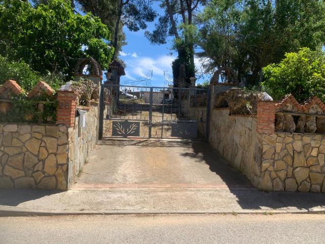 Casa en venta en Vallirana. Casas.