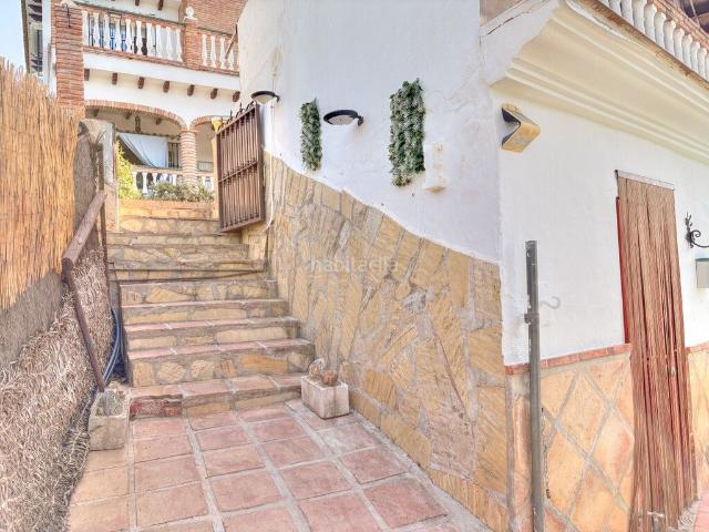 Masía en venta en Vélez Málaga, Norte Barrio del Pilar El Reñidero. Casa de campo con piscina, aguacates en producción y licencia turística a solo 5 km de VélezMálaga. Masías Vélez.