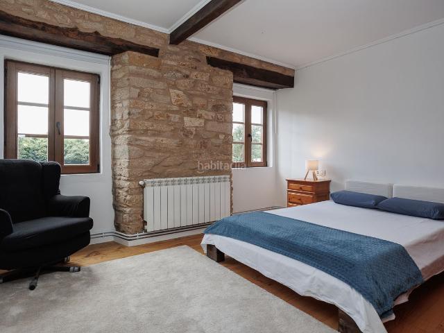 Masía en venta en Vilalba. Casa de piedra restaurada con 3 hectáreas de terreno en Vilalba. Masías.