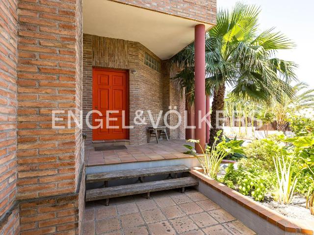 Chalet en venta en Vilanova i la Geltrú, L´Aragai Costa Dorada. EXCLUSIVA Villa de Autor a cuatro vientos en LAragai VILANOVA i la GELTRÚ. Chalets Vilanova i la.